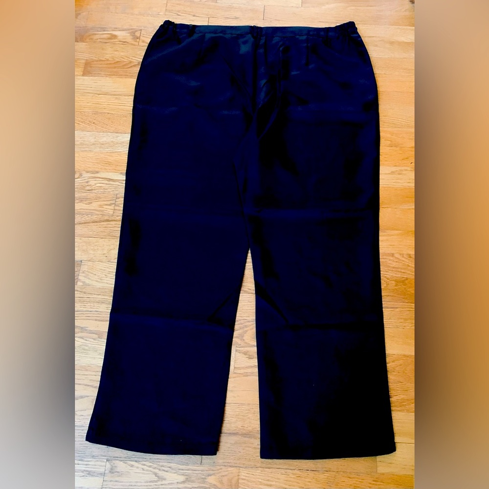 Men’s Wide Leg Black Pants 2XL , Like New Waist 42 Elastic on sides Inseam 30 “